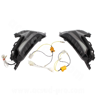 COPPIA FRECCE ANTERIORI A LEDS DINAMICHE OP QUALITY RBMAX COMPLETE DI RESISTENZE  YAMAHA T-MAX TMAX 530 2017 WITH E-MARK. CRISTALLI FUME' ANTIGRAFFIO ISO 37 s2 - OMOLOGATE E CERTIFICATE